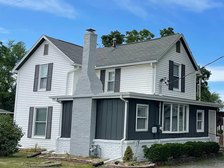 218 S Perry St — Photo 1