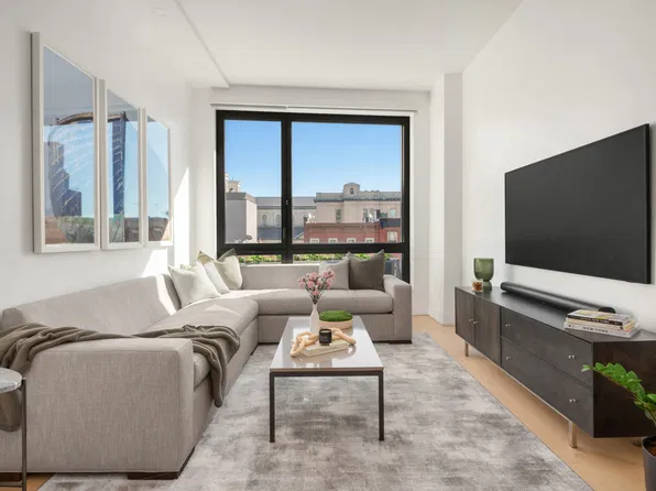 550 Vanderbilt Avenue image 1 of 13