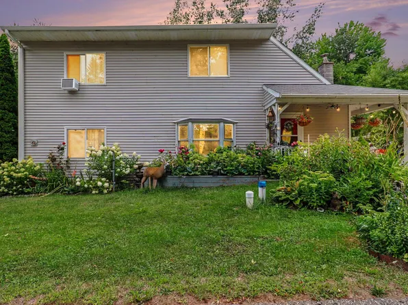 485 W Highland St, White Cloud, MI 49349