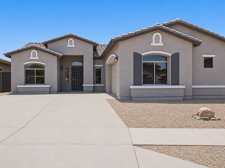 5427 W Marietta Dr — Photo 1