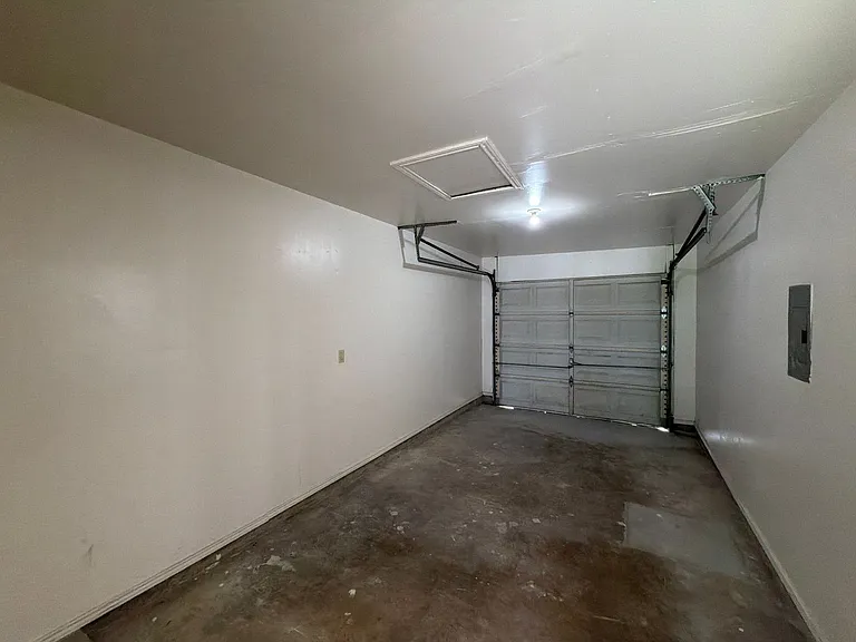 1215 Ridgemont St — Photo 25