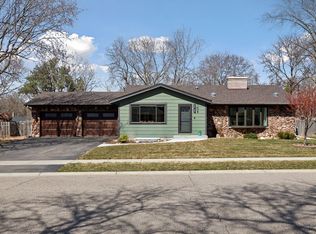 105 Hidden Meadow Rd, Apple Valley, MN 55124