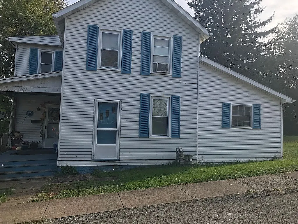 42 Winona St photo 1