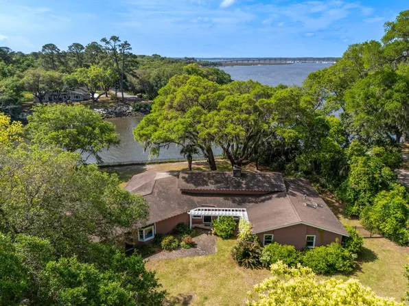 1405 S Edgewater Dr, Charleston, SC 29407