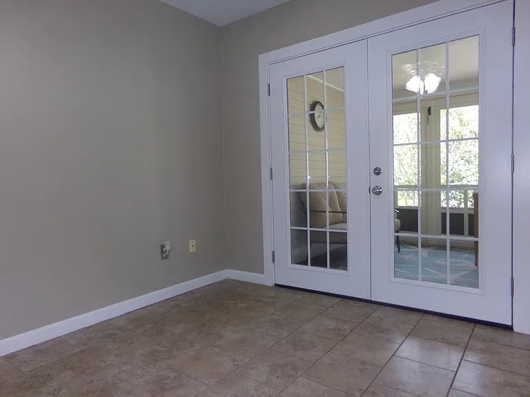 162 Middlesex Ave #1 — Photo 9