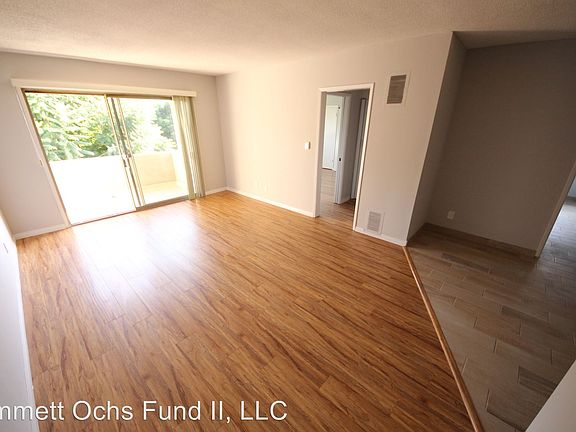 2nd image of 8221 De Longpre Ave APT 18