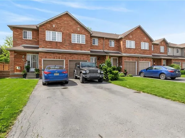 10 Cadham Blvd #29, Hamilton, ON L8W 3X6