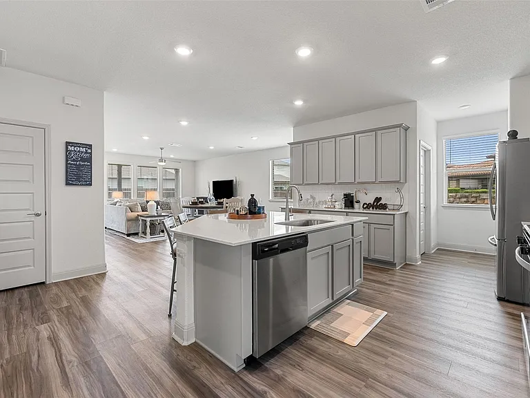 16401 Coratina Dr — Photo 14