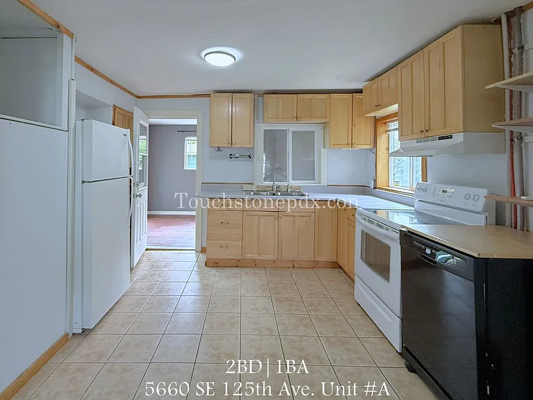 5660 SE 125th Ave — Photo 1
