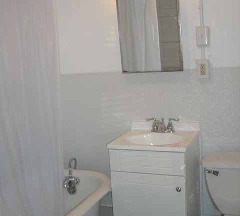 Spacious Bathroom