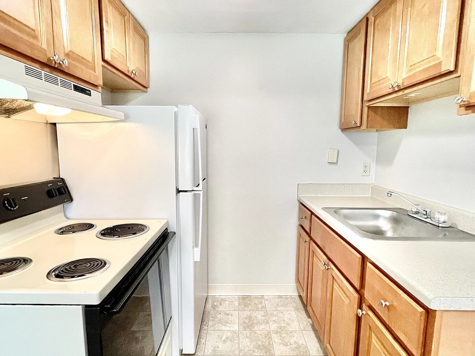 Affordable 2-Bed Convenient to I-83! Perfect for Harrisburg commuters! — Photo 4