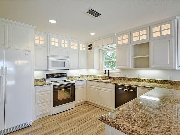5th image of 5115 Fairway Cir