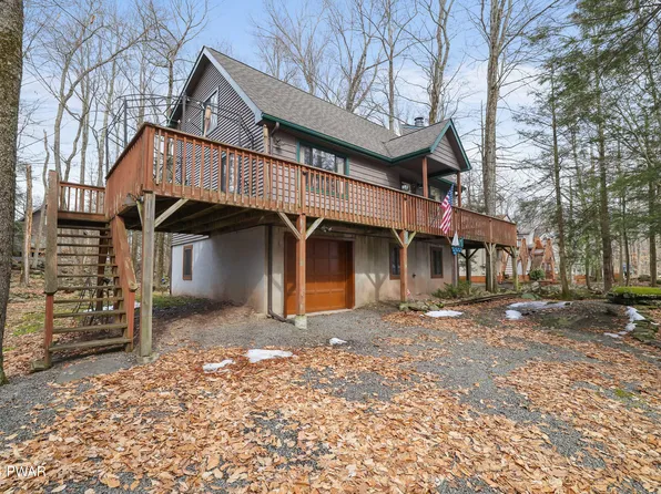 1099 Red Hawk Dr, Lake Ariel, PA 18436