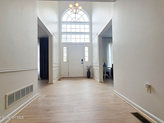 4th image of 57 Teaberry Dr