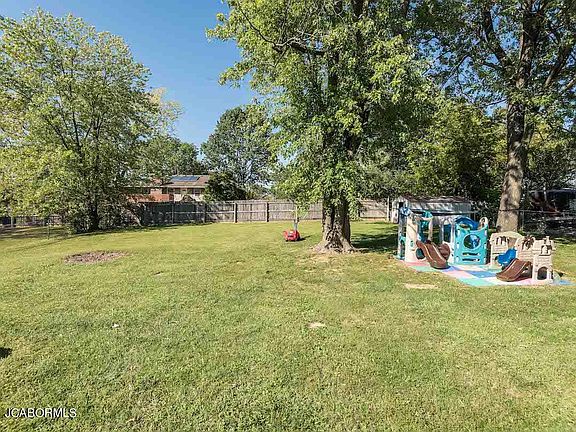 5th image of 517 Canterbury Dr