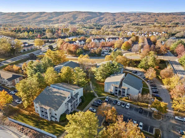 505 Sunridge Dr APT M, Blacksburg, VA 24060