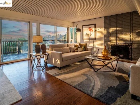 2690 Carisbrook Dr, Oakland, CA 94611