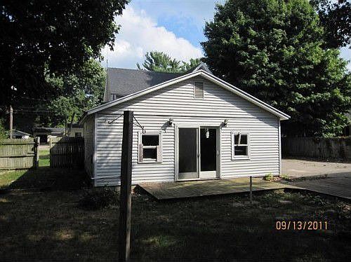5th image of 418 S Farmer St