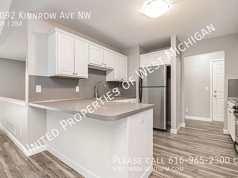 2092 Kinnrow Ave NW — Photo 12