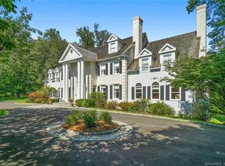 55 Beacon Hill Ln, New Canaan, CT 06840