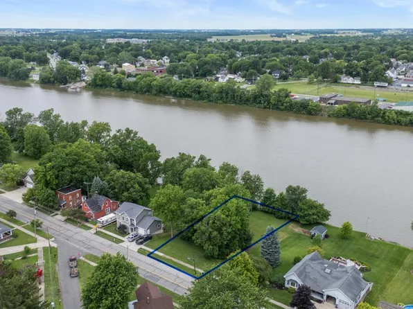 222 W Maumee Ln, Napoleon, OH 43545