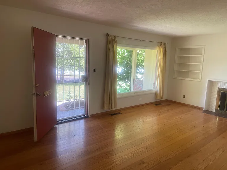 2306 Meadowbrook Rd — Photo 13