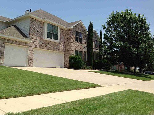 3rd image of 3400 Forsythia Dr