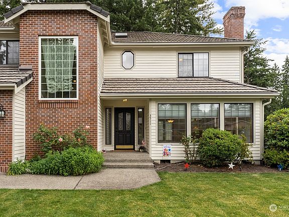 3rd image of 3511 22nd Street SE
