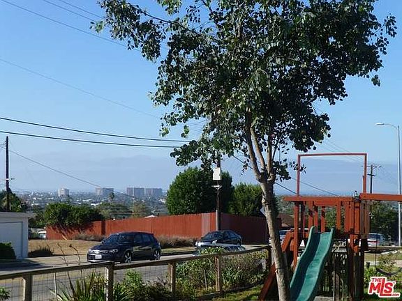 3rd image of 3471 Grand View Blvd