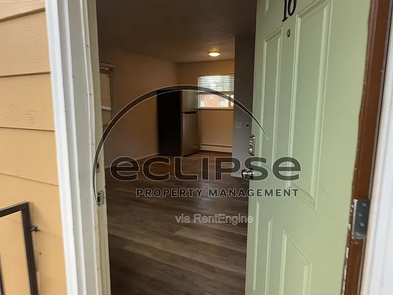 Summit View Apartments — Photo 57