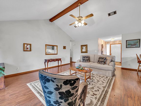 5th image of 136 Scottsdale Dr