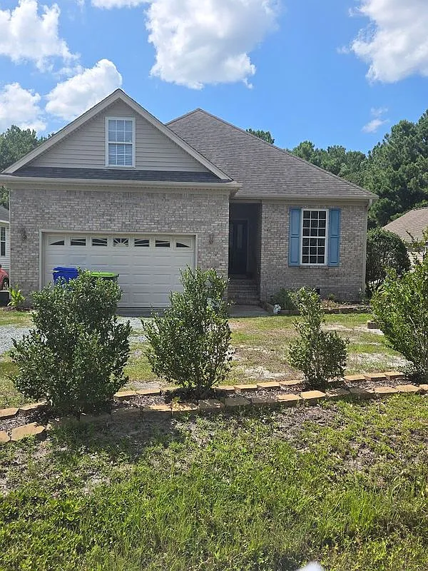3 bed, 2.0 bath, 1680 sqft, $2,200 — Photo 1