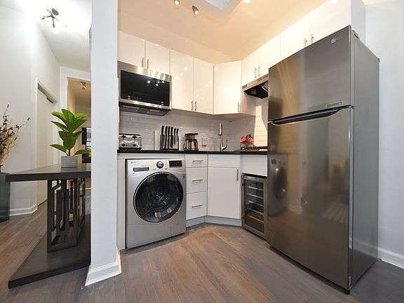 2nd image of 230 E 58th St APT 3A