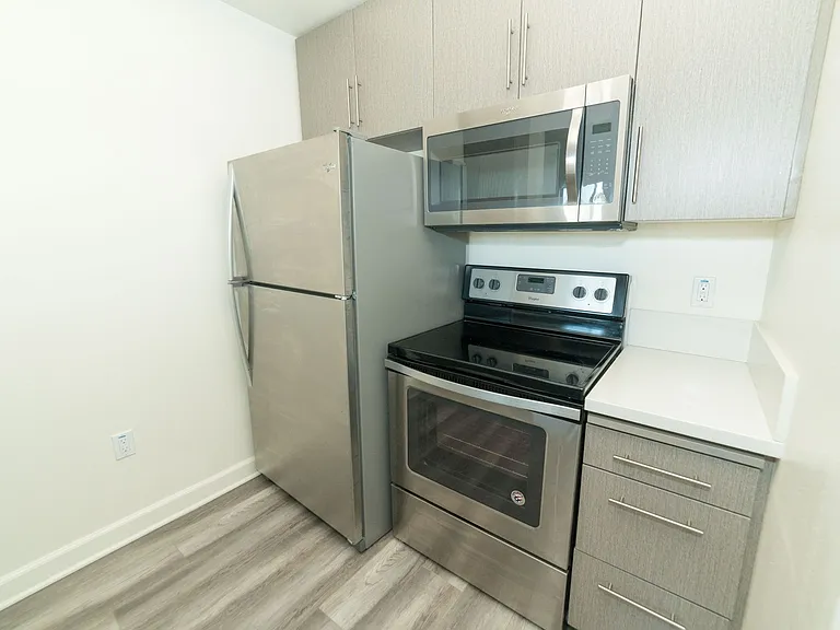 Now Leasing @ Archwood Court Apartments — Photo 1