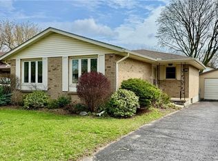 123 Oak St, Norfolk County, ON N3Y 4S2