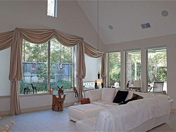 5th image of 38 Carlyle Pl