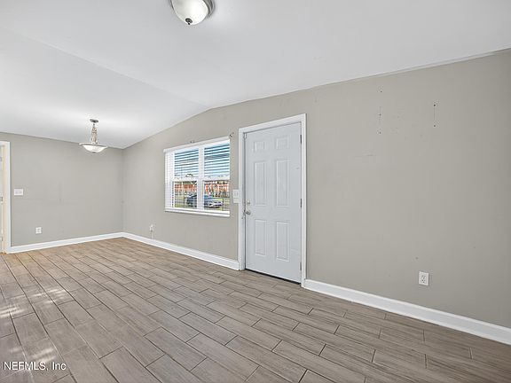 3rd image of 1023 DE PAUL Drive