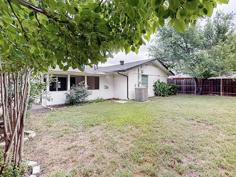 3264 Northaven Rd — Photo 29