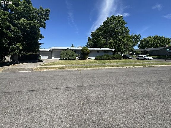 2nd image of 401 3rd St