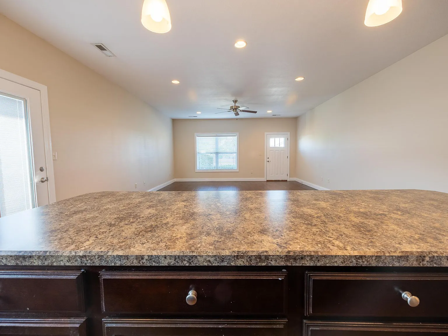 3 bed, 1750 sqft, $1,600 — Photo 4
