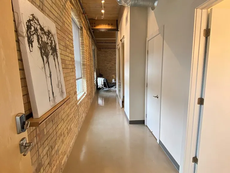 LOFTS - Brooks | 1 Bedroom