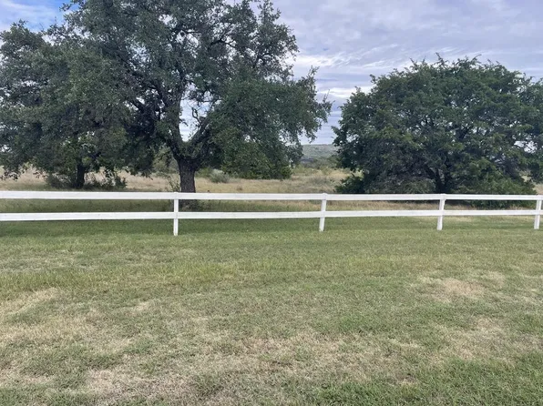34 Cardinal Dr, Camp Wood, TX 78833