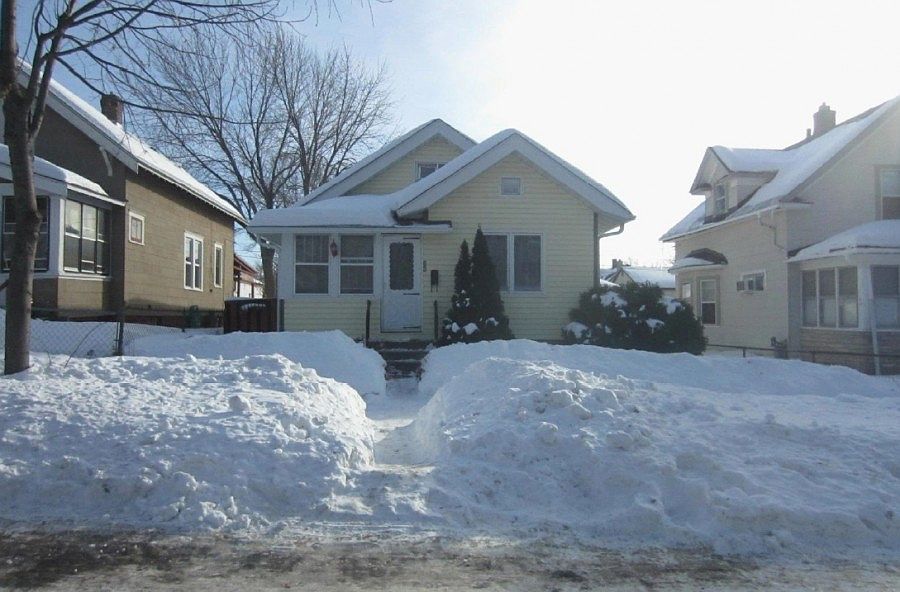 1st image of 76 Lawson Ave W