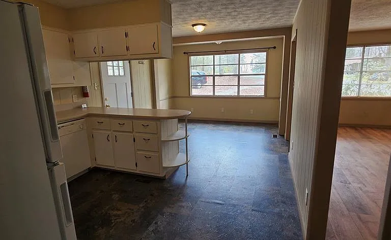 24 Hamby Rd — Photo 8