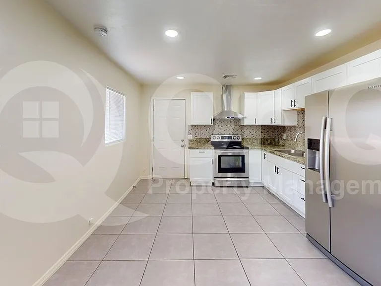 3917 S Liberty Ave — Photo 5