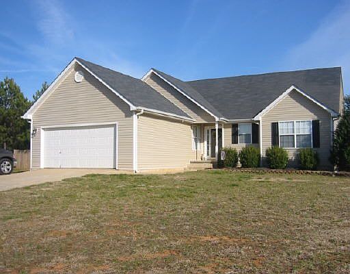 Ranch on 1+acre lot