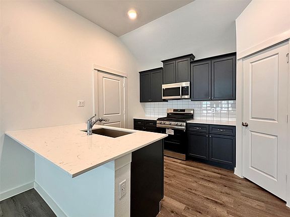 7th image of this home