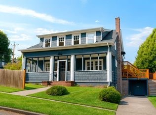 2004 NE 52nd St, Seattle, WA 98105