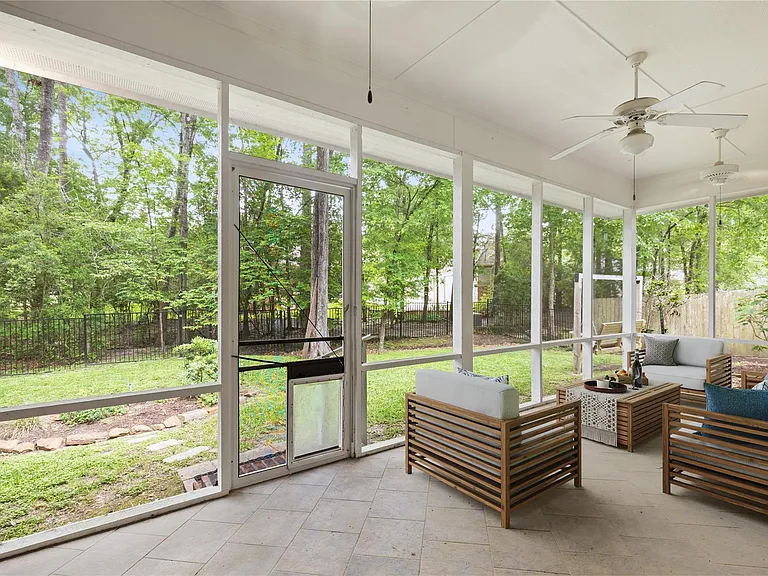106 Lazy Springs Dr — Photo 45