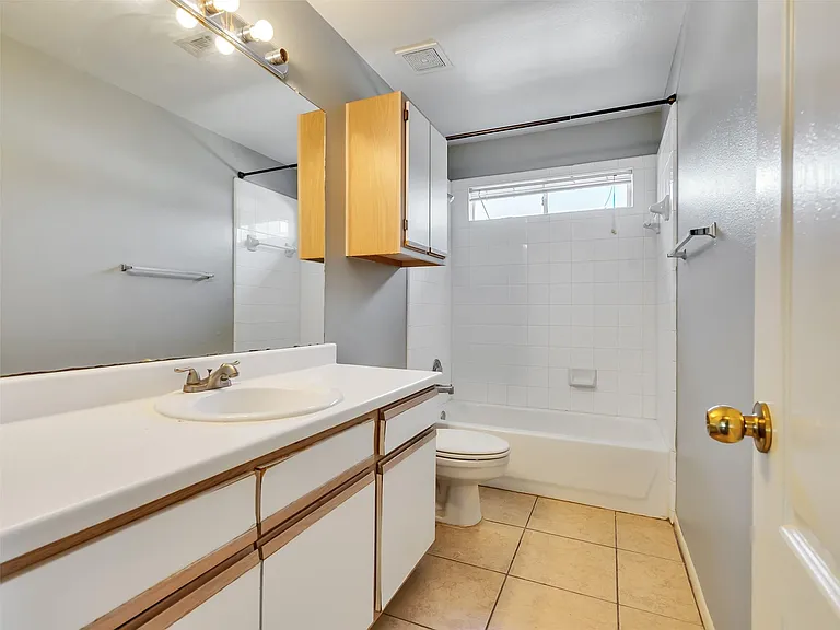 11703 Emerald Hill Dr #C — Photo 24